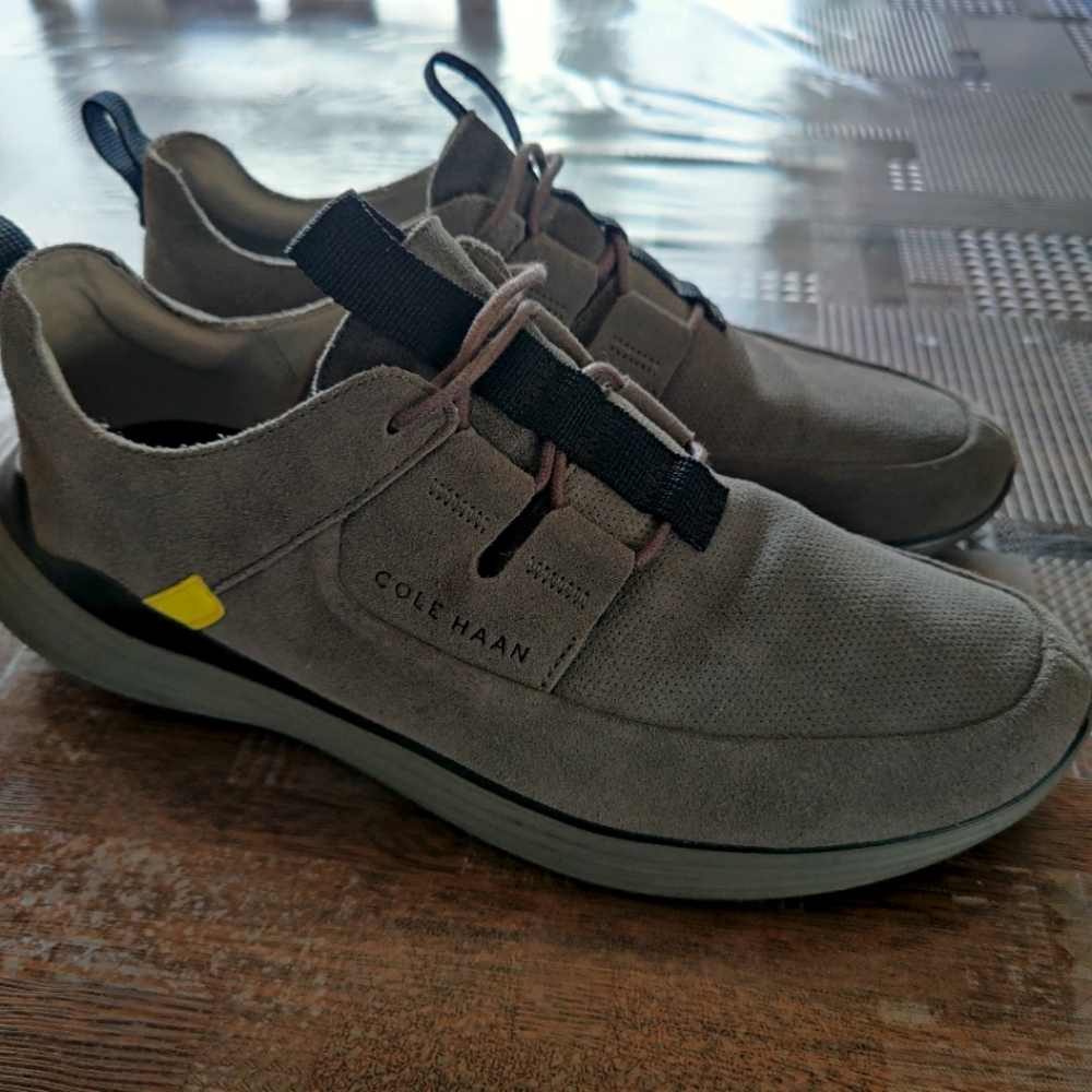 Cole Haan sneaker very good shape